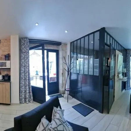 Apartman La Chaume Du Marais Poitevin Avec Barque Venice With Boat