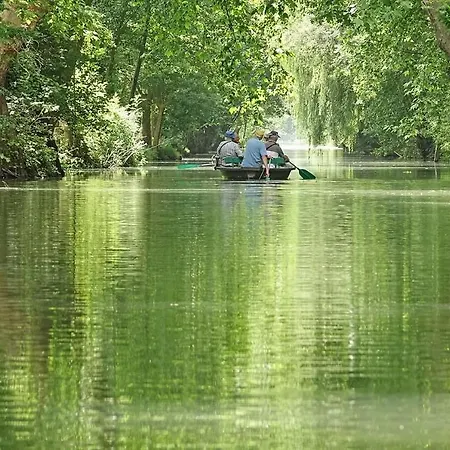 La Chaume Du Marais Poitevin Avec Barque Venice With Boat * Sansais