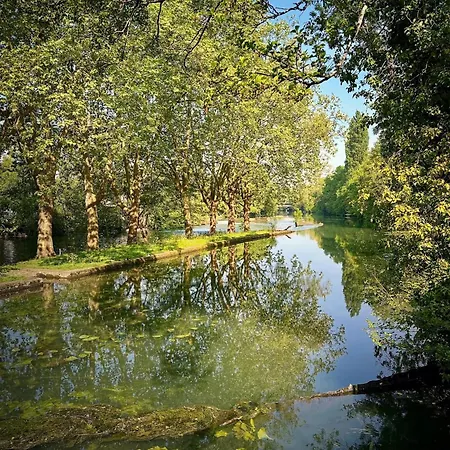 La Chaume Du Marais Poitevin Avec Barque Venice With Boat