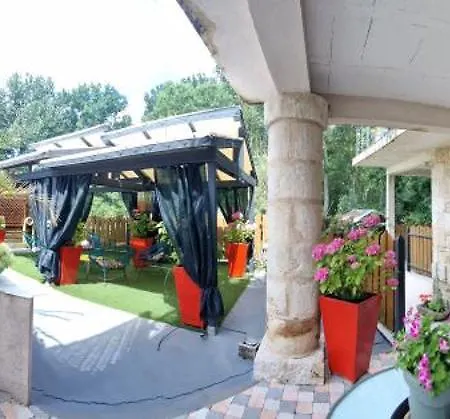 Apartman La Chaume Du Marais Poitevin Avec Barque Venice With Boat *